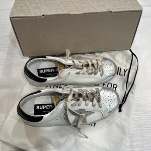 NWOT Golden Goose: Super-Star 6